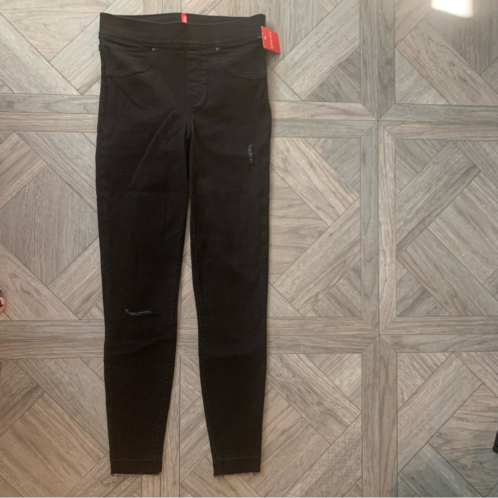 Black High-Waisted Skinny Jeans